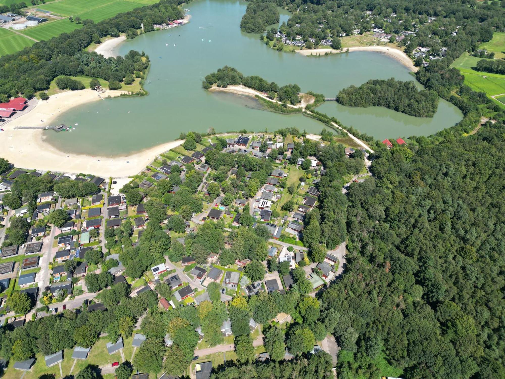 Gezellig Chalet Met 2 Slaapkamers En Zicht Op Het Water Erm Экстерьер фото