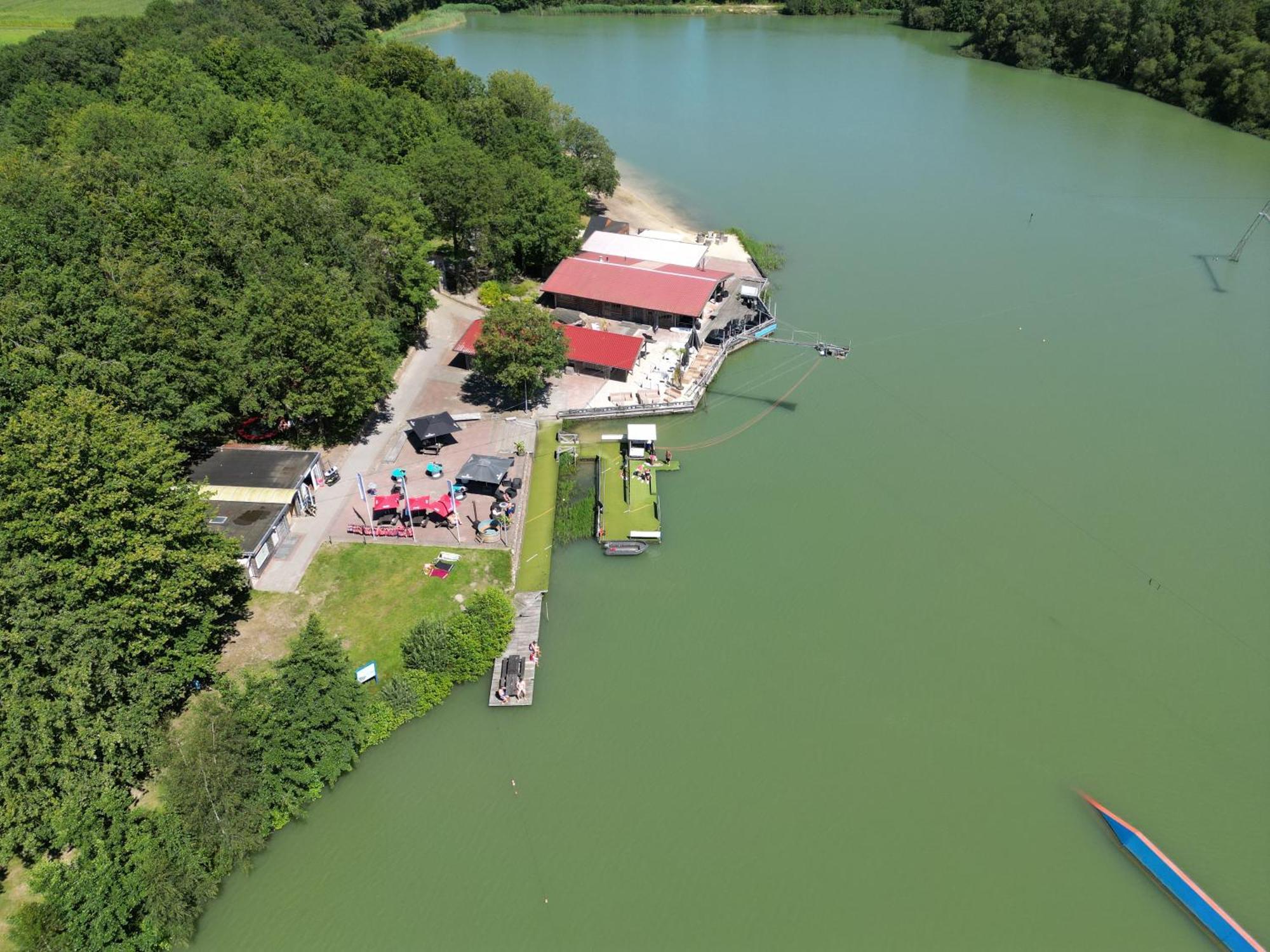 Gezellig Chalet Met 2 Slaapkamers En Zicht Op Het Water Erm Экстерьер фото
